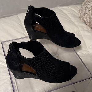 Donald J. Pliner Elegant Black Ankle Booties